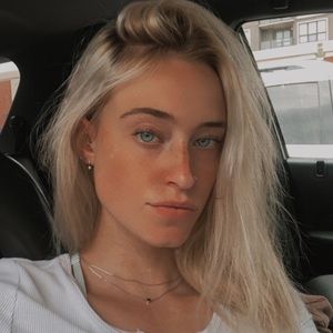 Meet your Posher, Mikayla